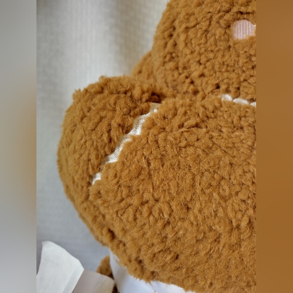 Cupcakes and Cashmere Gingerbread Boy & Girl Decor Sherpa Plush Pillow Set 2 - Picture 9 of 11